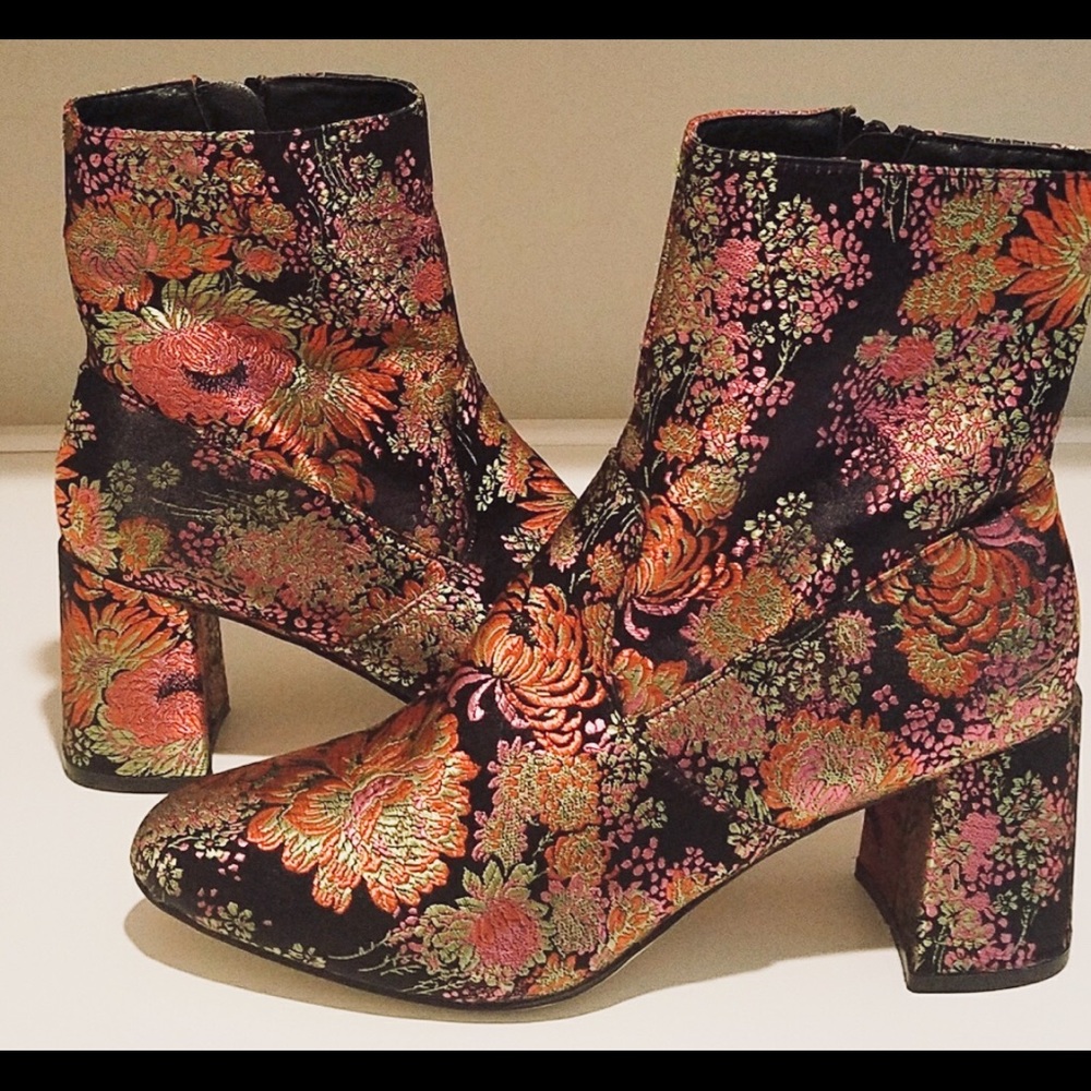 Steve Madden Floral Boots. Size